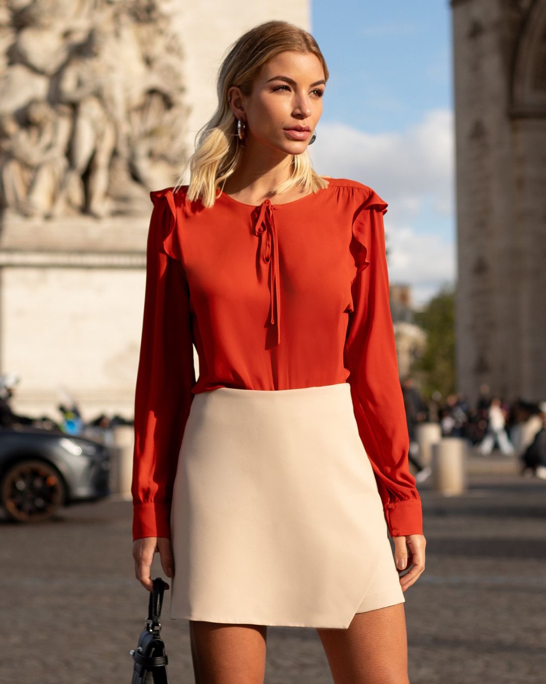 Blusa Crepe Manga Longa Com Amarração E Babados - Doce Flor Blusa Crepe Manga Longa Com Amarração E Babados - Doce Flor