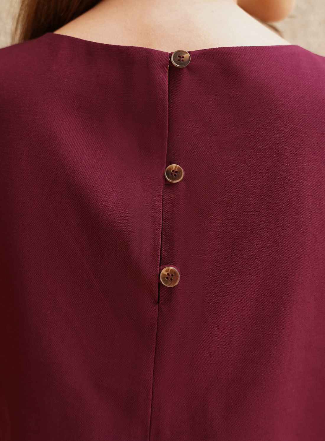 Regata Alfaiataria Botões nas Costas - Doce Flor Regata Alfaiataria Botões nas Costas - Doce Flor