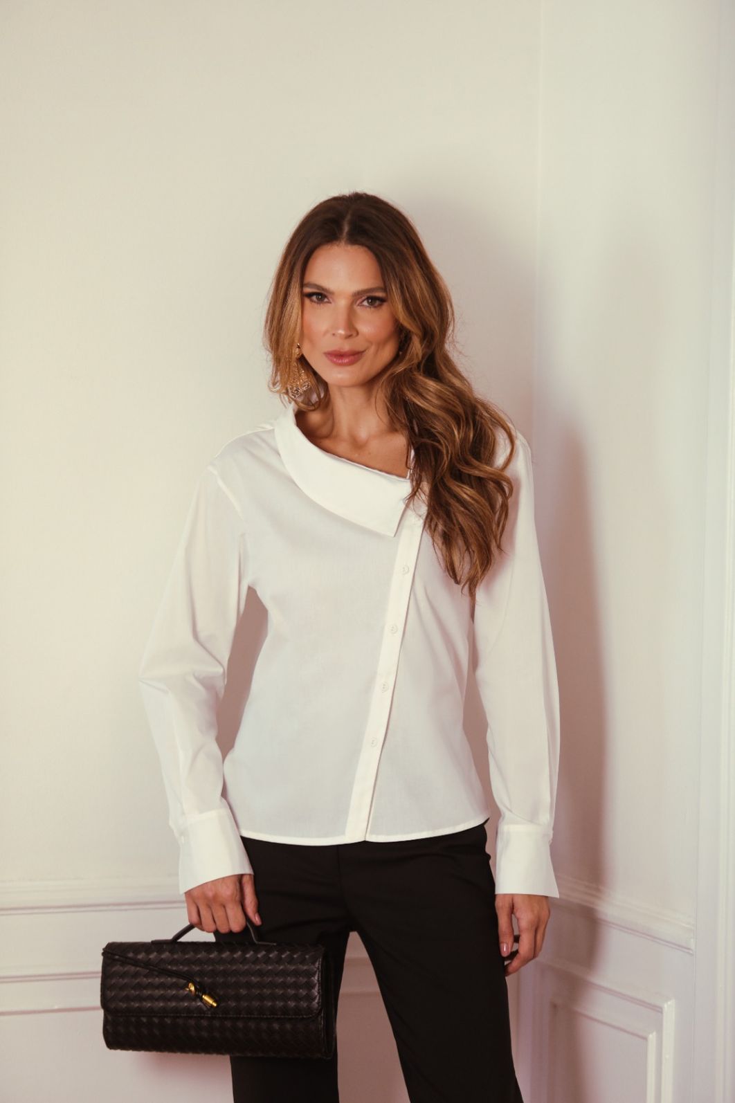 Camisa Tricoline Gola Assimétrica - Donna Ritz Camisa Tricoline Gola Assimétrica - Donna Ritz
