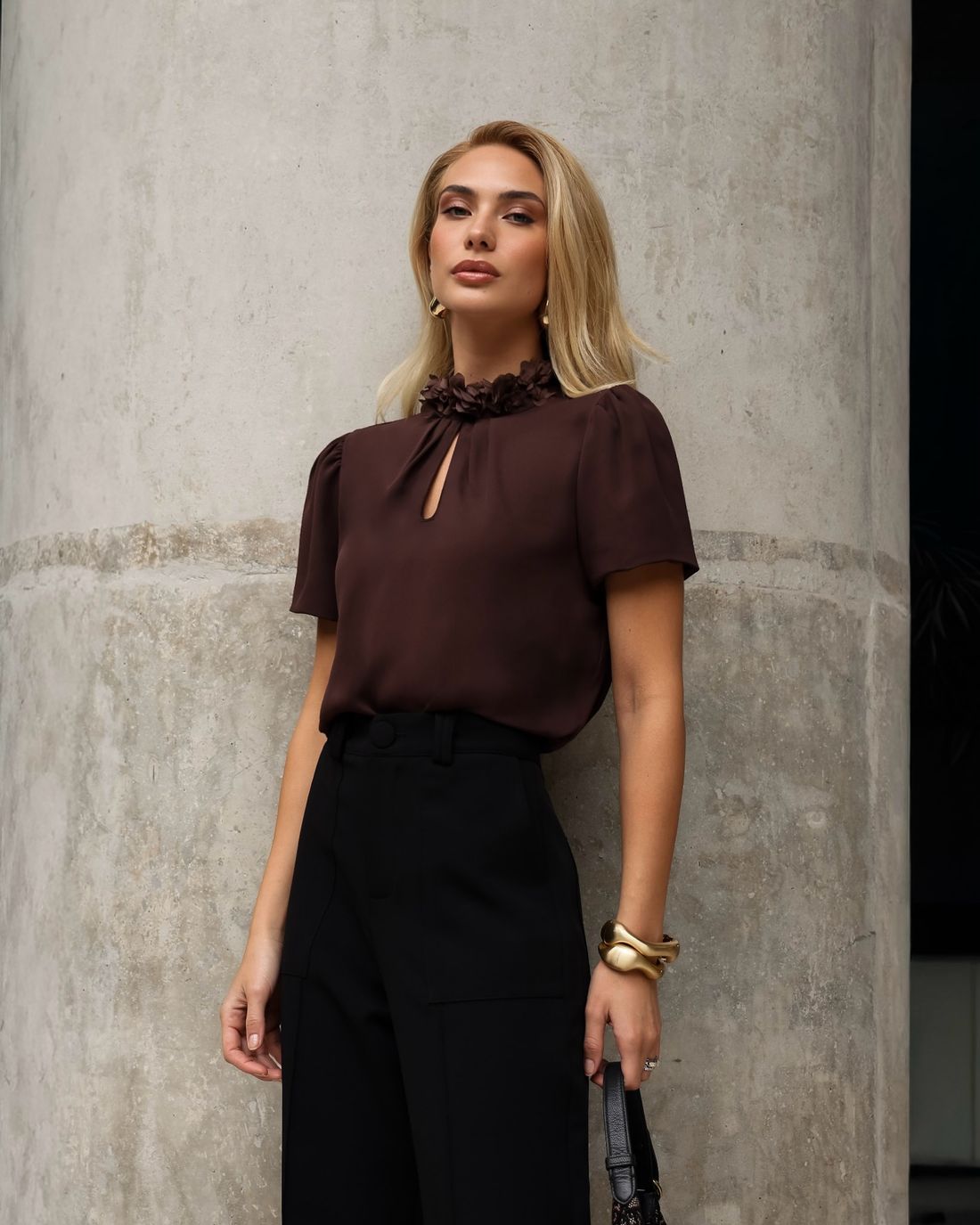 Blusa Crepe Gola Flor - Milalai Blusa Crepe Gola Flor - Milalai