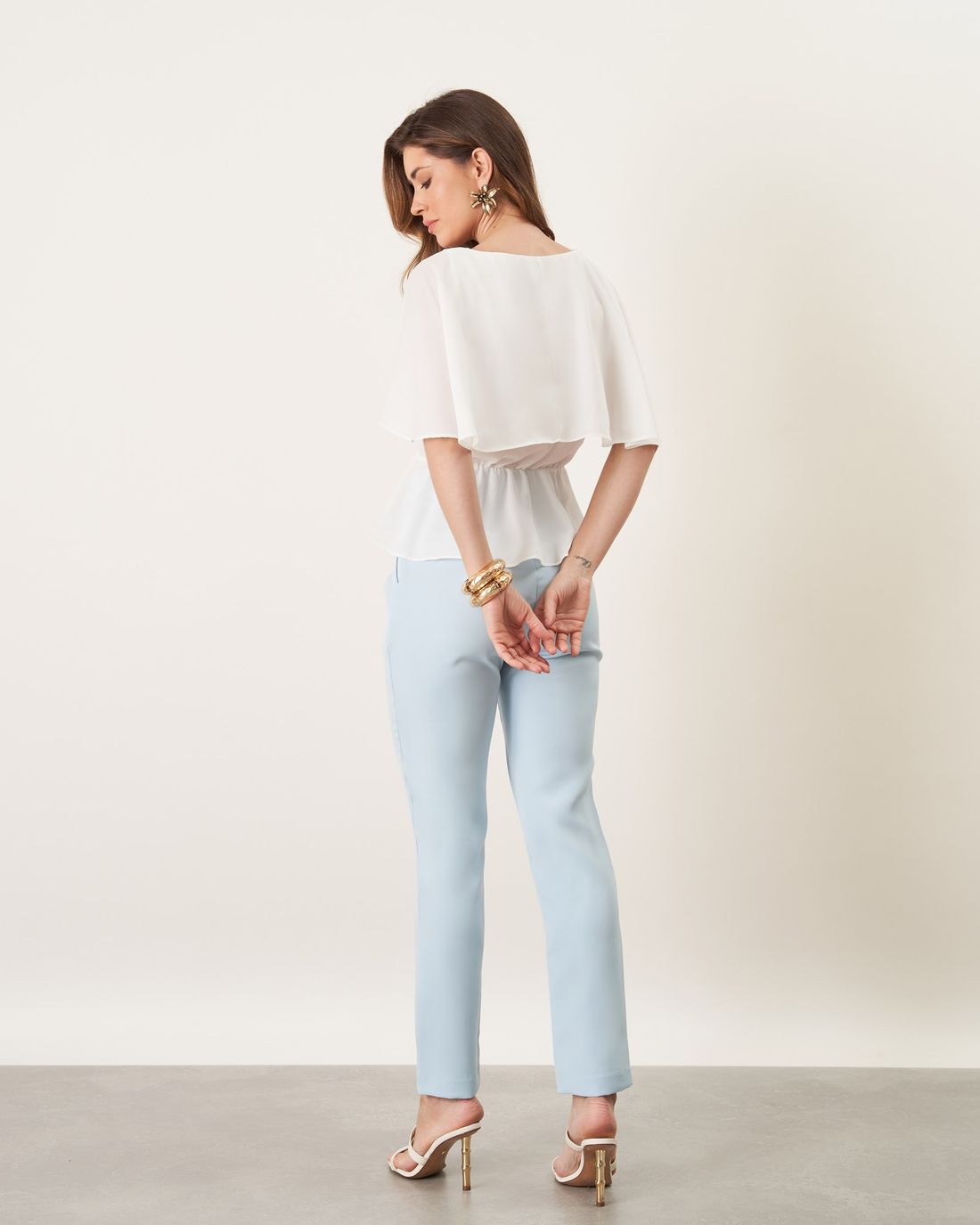 Blusa Crepe Capa Com Pregas - Milalai Blusa Crepe Capa Com Pregas - Milalai