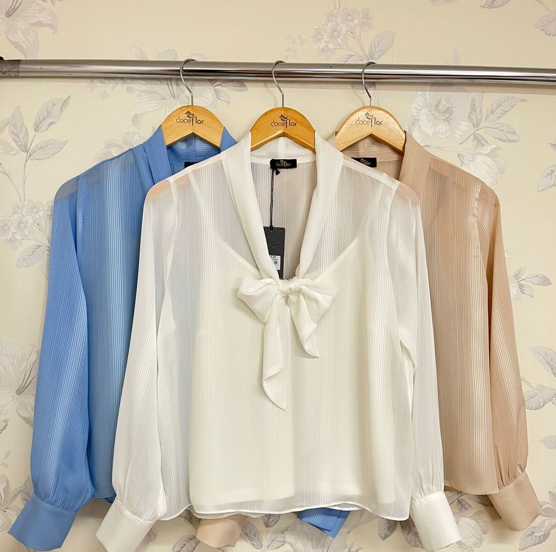 Blusa Chiffon Jacquard Gola Laço - Doce Flor Blusa Chiffon Jacquard Gola Laço - Doce Flor
