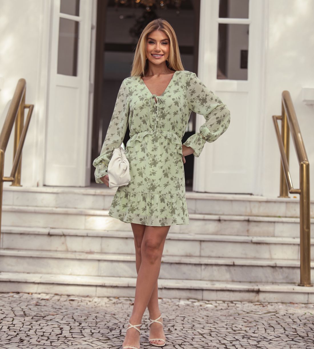 Vestido Curto Babados Yoryu Floral Manga Longa - Donna Ritz