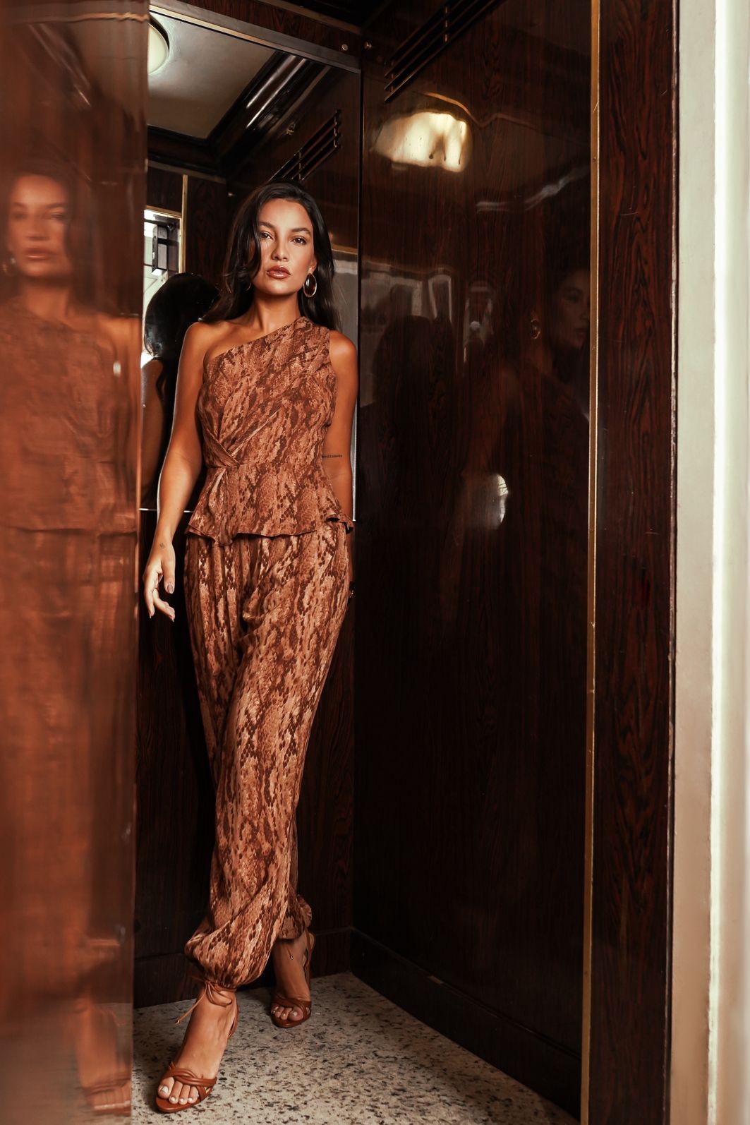 Regata Um Ombro Estampa Cobra - Donna Ritz Regata Um Ombro Estampa Cobra - Donna Ritz