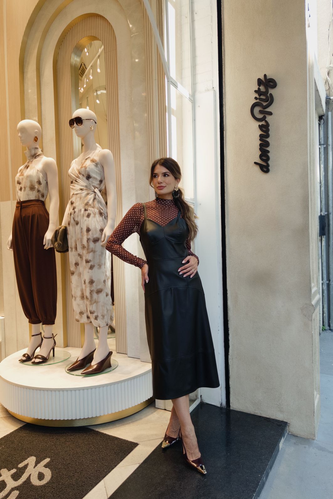 Vestido Midi Recortes Couro Like - Donna Ritz