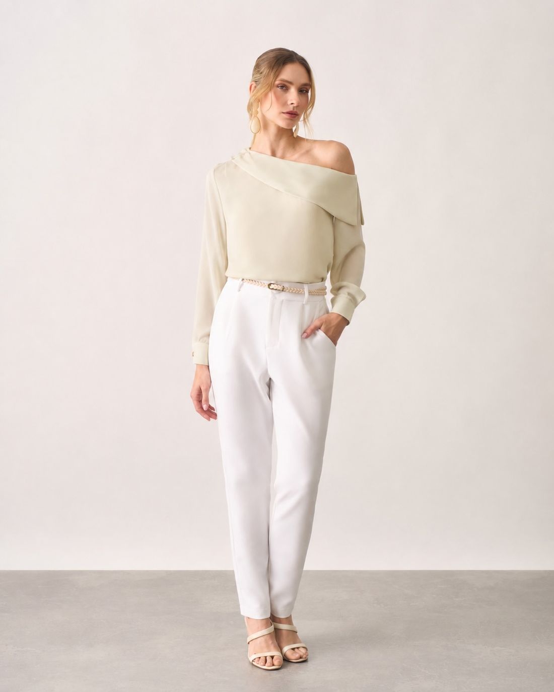 Blusa Crepe Assimétrica Botão Punho - Milalai Blusa Crepe Assimétrica Botão Punho - Milalai