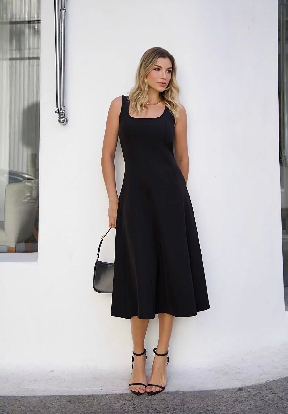 Vestido Alça Larga Evasê Com Recortes - Doce Flor