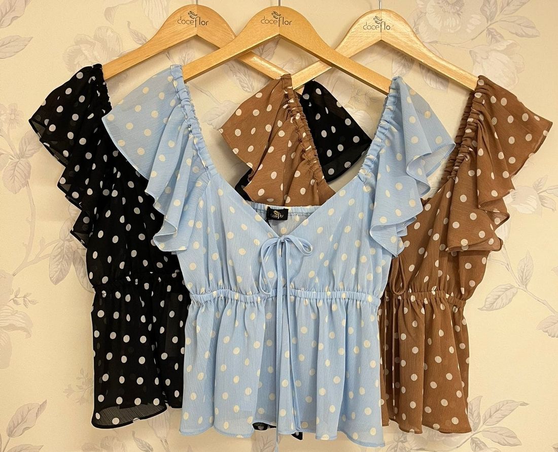 Blusa Crepe Poás Com Laço E Babados - Doce Flor Blusa Crepe Poás Com Laço E Babados - Doce Flor