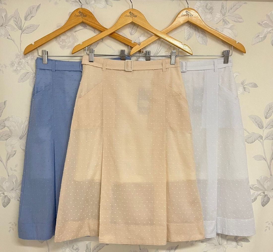 Saia Midi Pregas Algodão - Doce Flor Saia Midi Pregas Algodão - Doce Flor