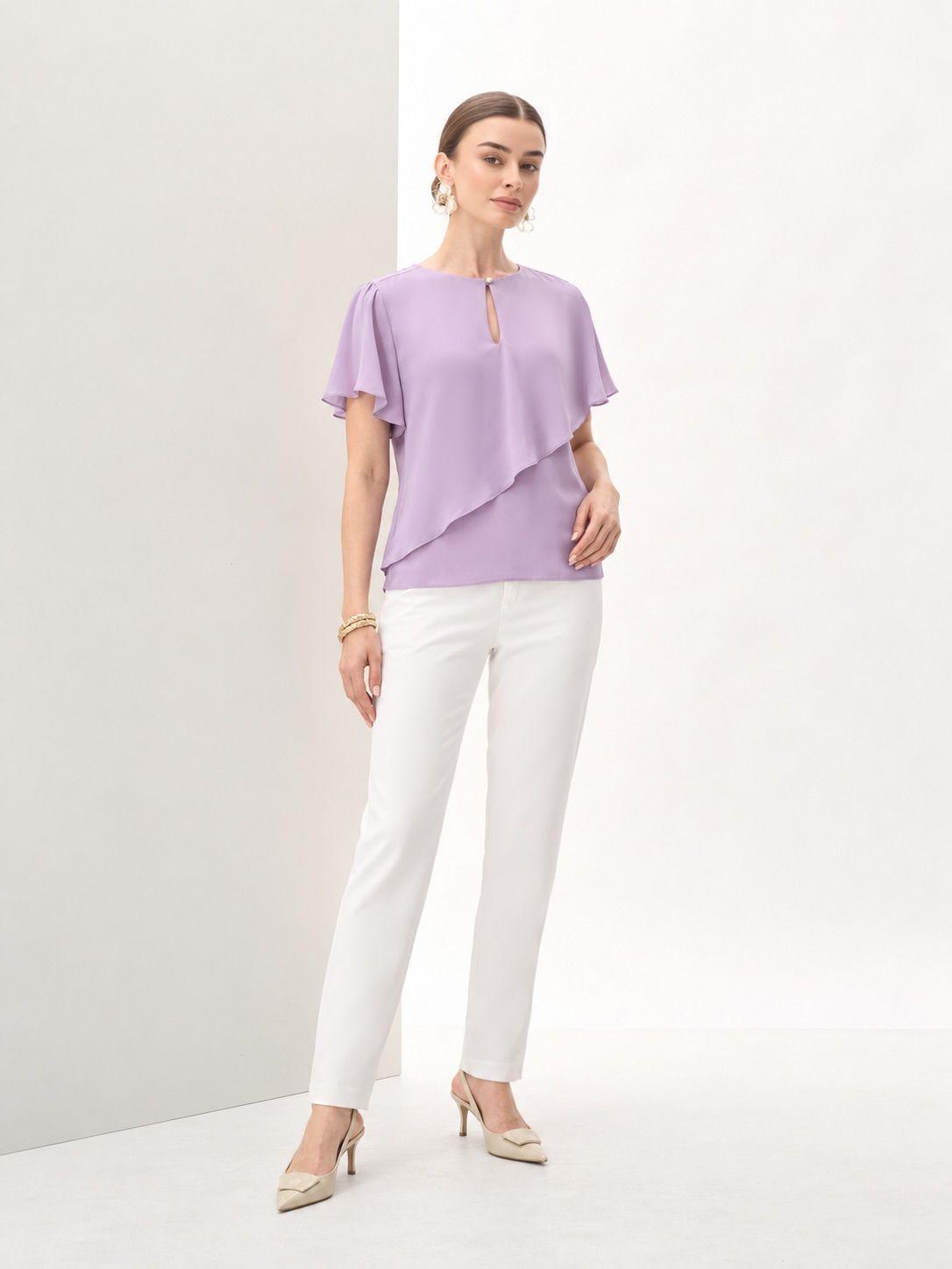 Blusa de Crepe Assimétrica com Botão no Decote - Milalai Blusa de Crepe Assimétrica com Botão no Decote - Milalai