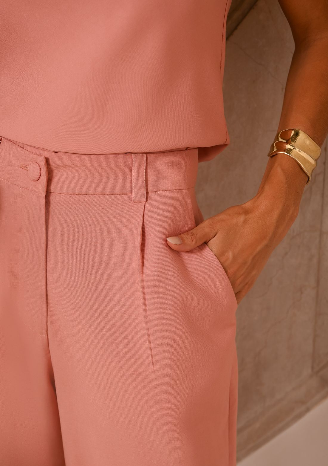 Calça Com Pregas e Barra Italiana - Doce Flor