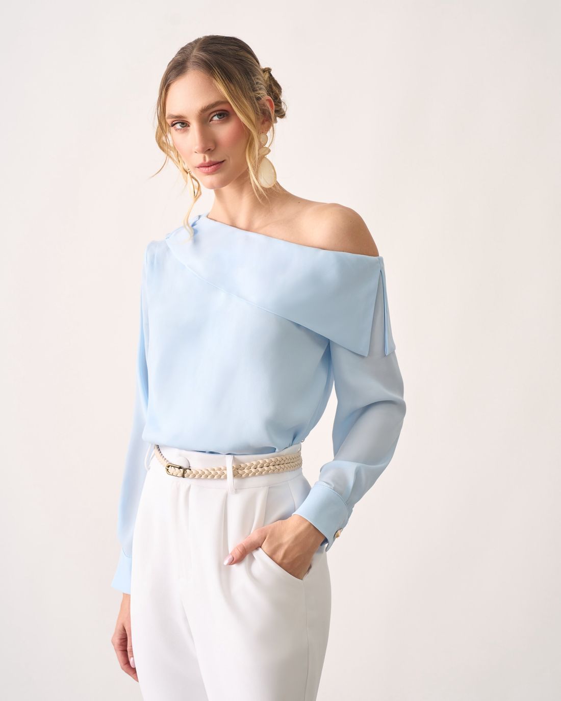 Blusa Crepe Assimétrica Botão Punho - Milalai Blusa Crepe Assimétrica Botão Punho - Milalai