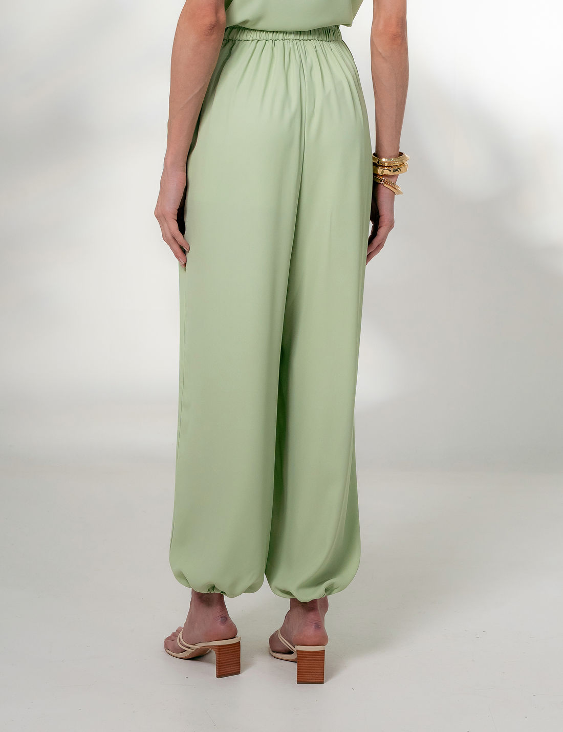 Calça Aladim Ísis Crepe - Unique Chic Calça Aladim Ísis Crepe - Unique Chic