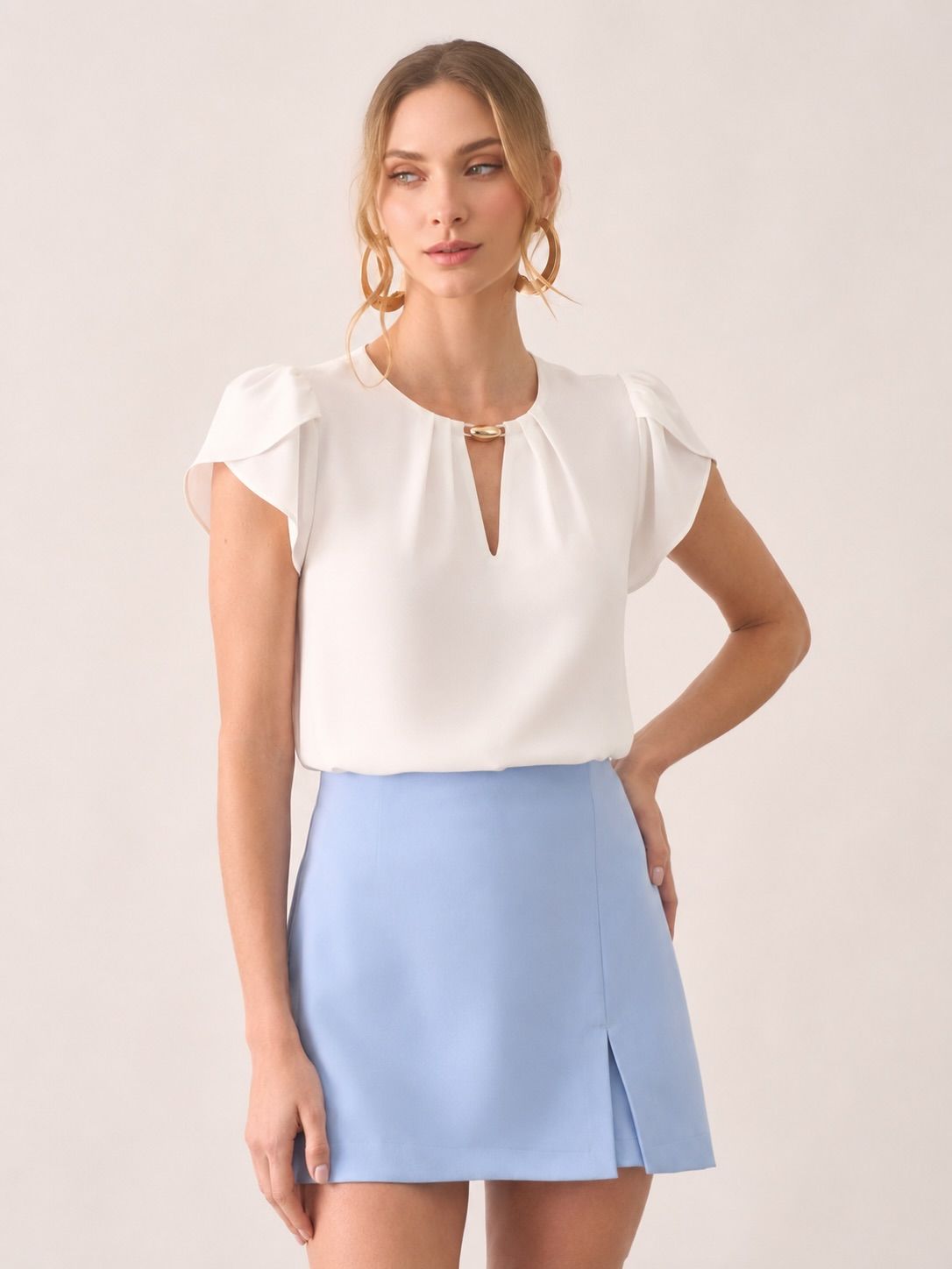 Blusa Crepe Decote Fivela Dourada - Milalai Blusa Crepe Decote Fivela Dourada - Milalai
