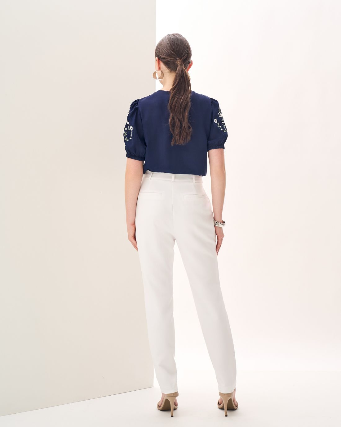 Blusa Crepe Manga Bordada - Milalai Blusa Crepe Manga Bordada - Milalai