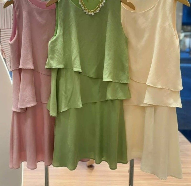 Vestido Curto com Babados em Viscose Mista Vestido Curto com Babados em Viscose Mista