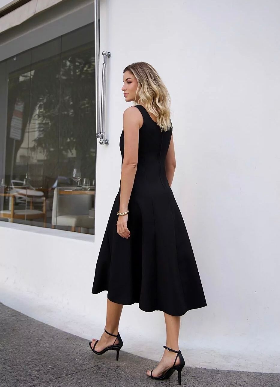 Vestido Alça Larga Evasê Com Recortes - Doce Flor