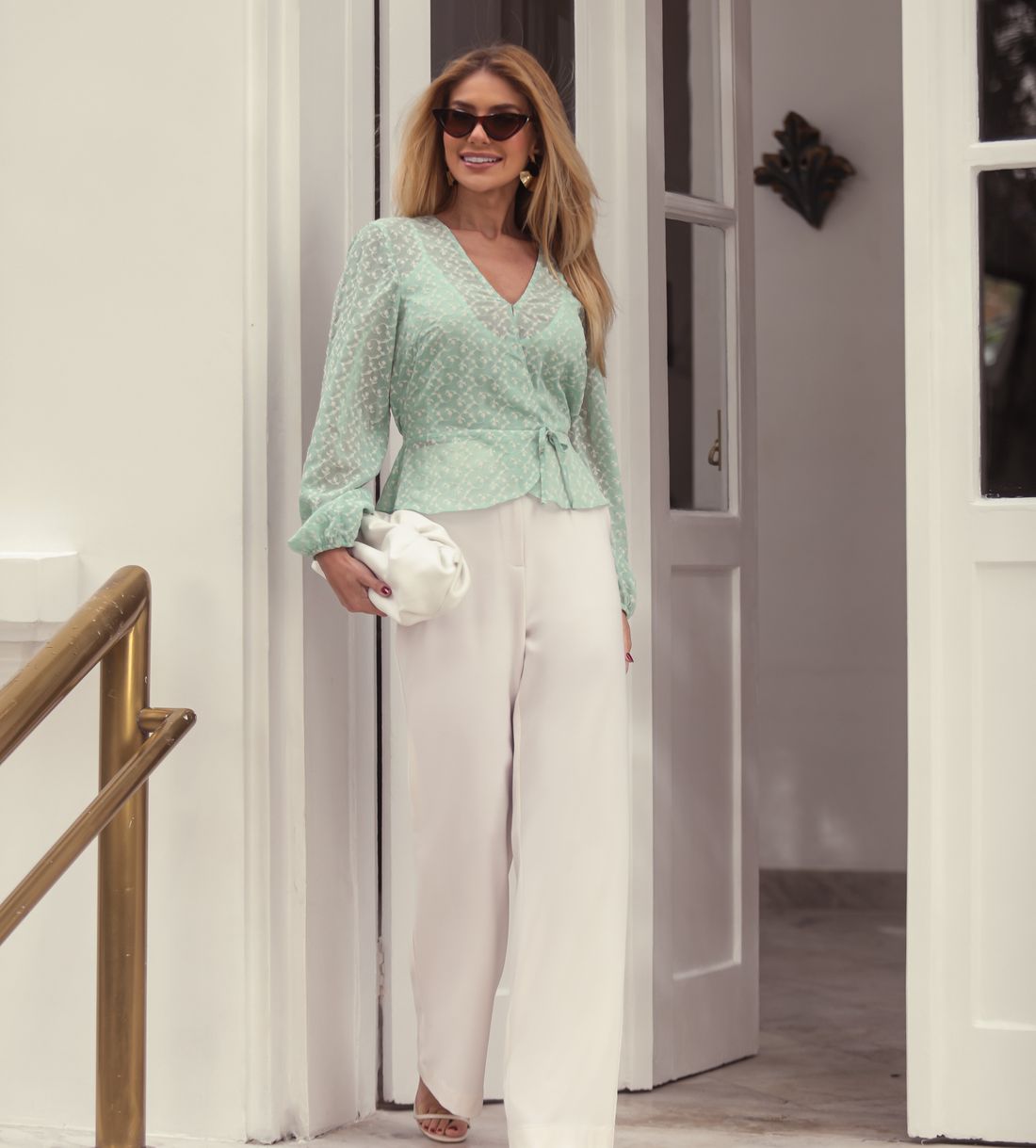 Blusa Transpasse Yoryu Bordado Manga Longa - Donna Ritz