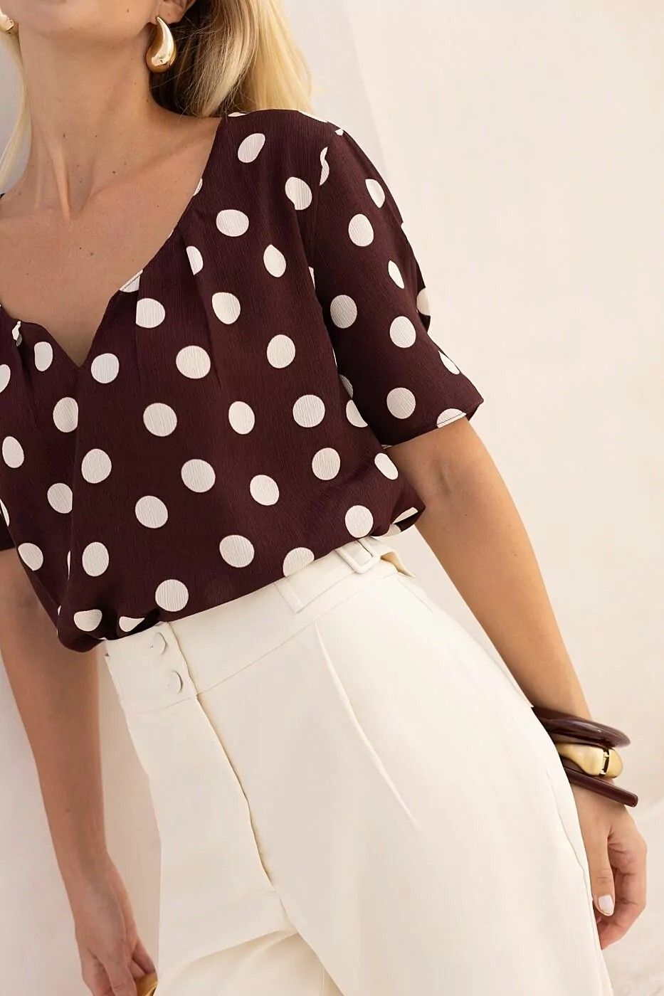 Blusa Crepe Poá Decote V - Doce Flor Blusa Crepe Poá Decote V - Doce Flor