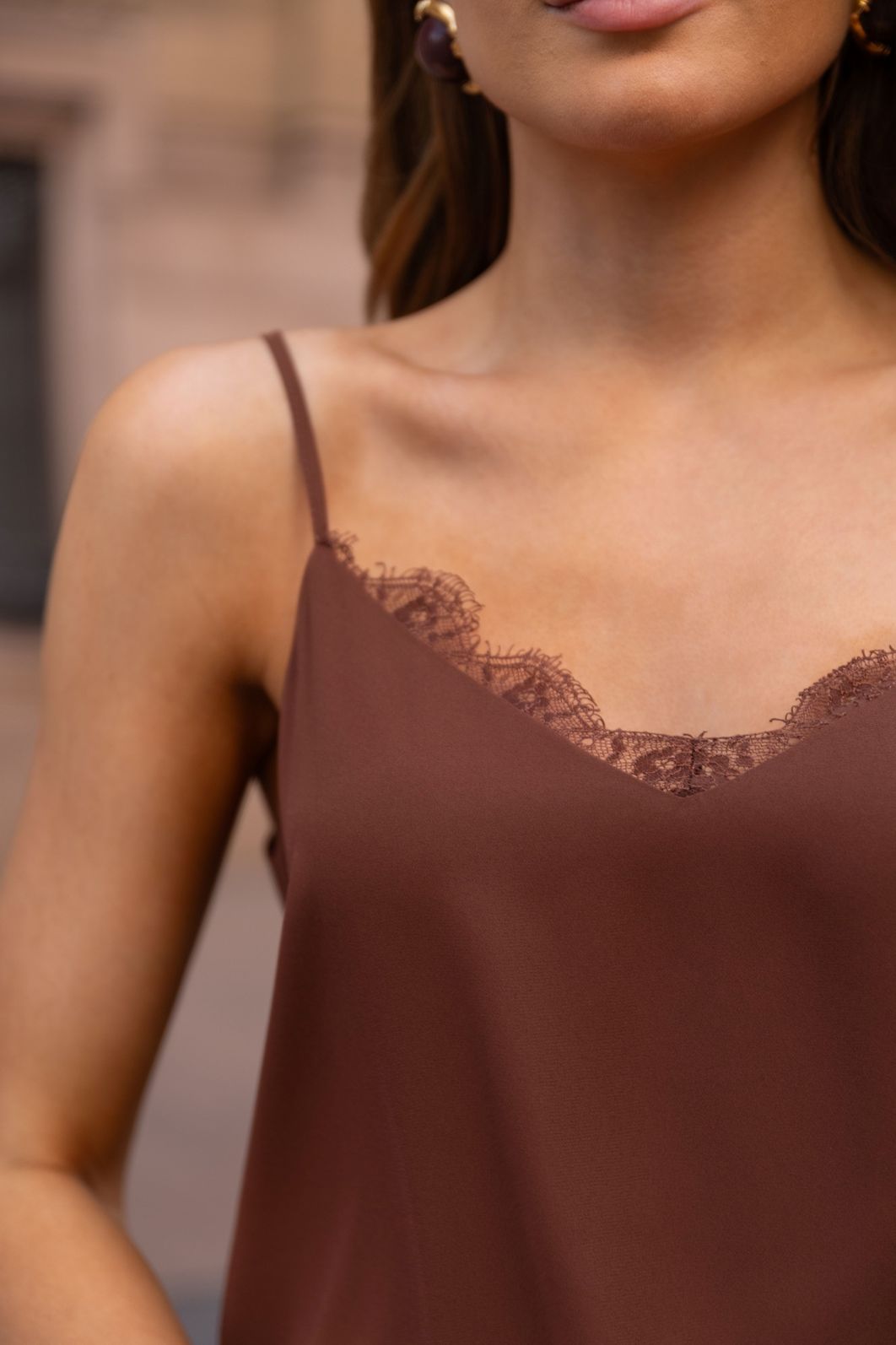 Regata Crepe Dupla Camada Decote Renda - Doce Flor