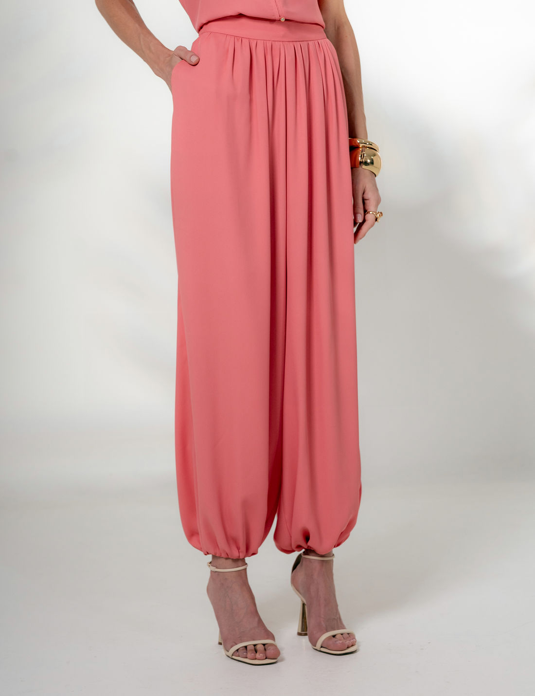 Calça Aladim Ísis Crepe - Unique Chic Calça Aladim Ísis Crepe - Unique Chic