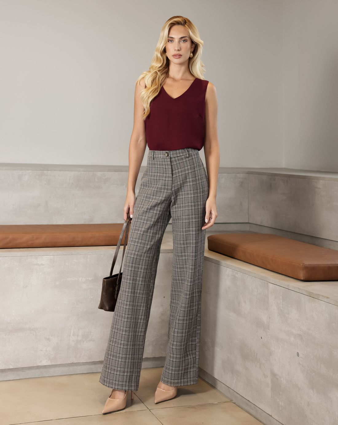 Regata Crepe Decote V Com Botões - Doce Flor