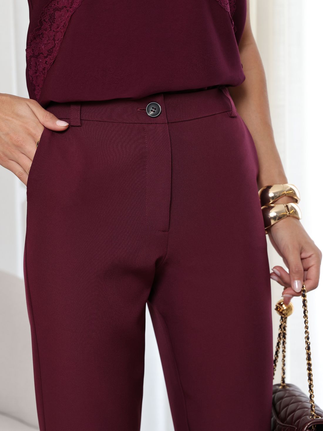 Calça Alfaiataria Slim Bolso Faca - Doce Flor Calça Alfaiataria Slim Bolso Faca - Doce Flor