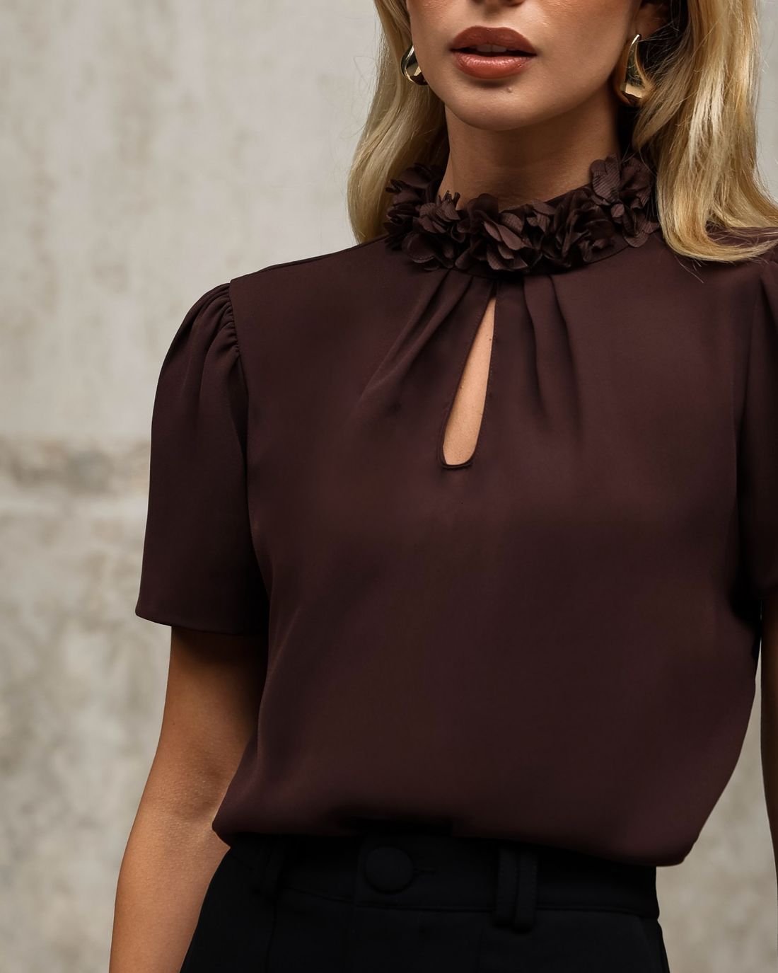 Blusa Crepe Gola Flor - Milalai Blusa Crepe Gola Flor - Milalai