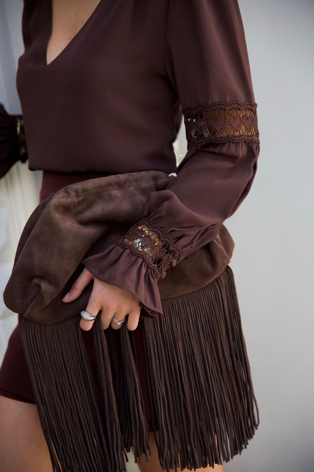 Blusa Crepe Decote V Manga Longa Renda - Milalai Blusa Crepe Decote V Manga Longa Renda - Milalai