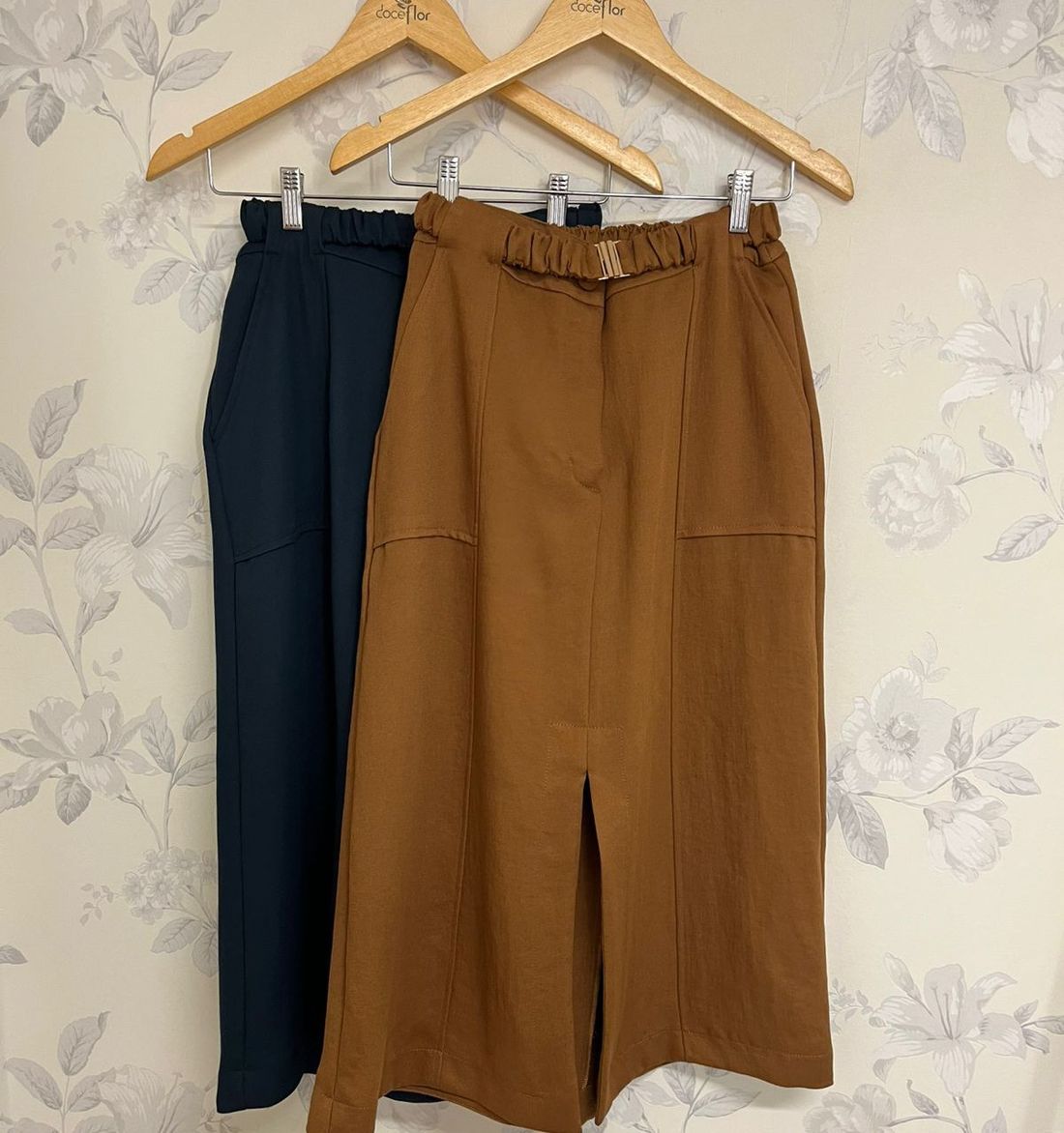 Saia Midi Fenda Viscose Mista - Doce Flor Saia Midi Fenda Viscose Mista - Doce Flor