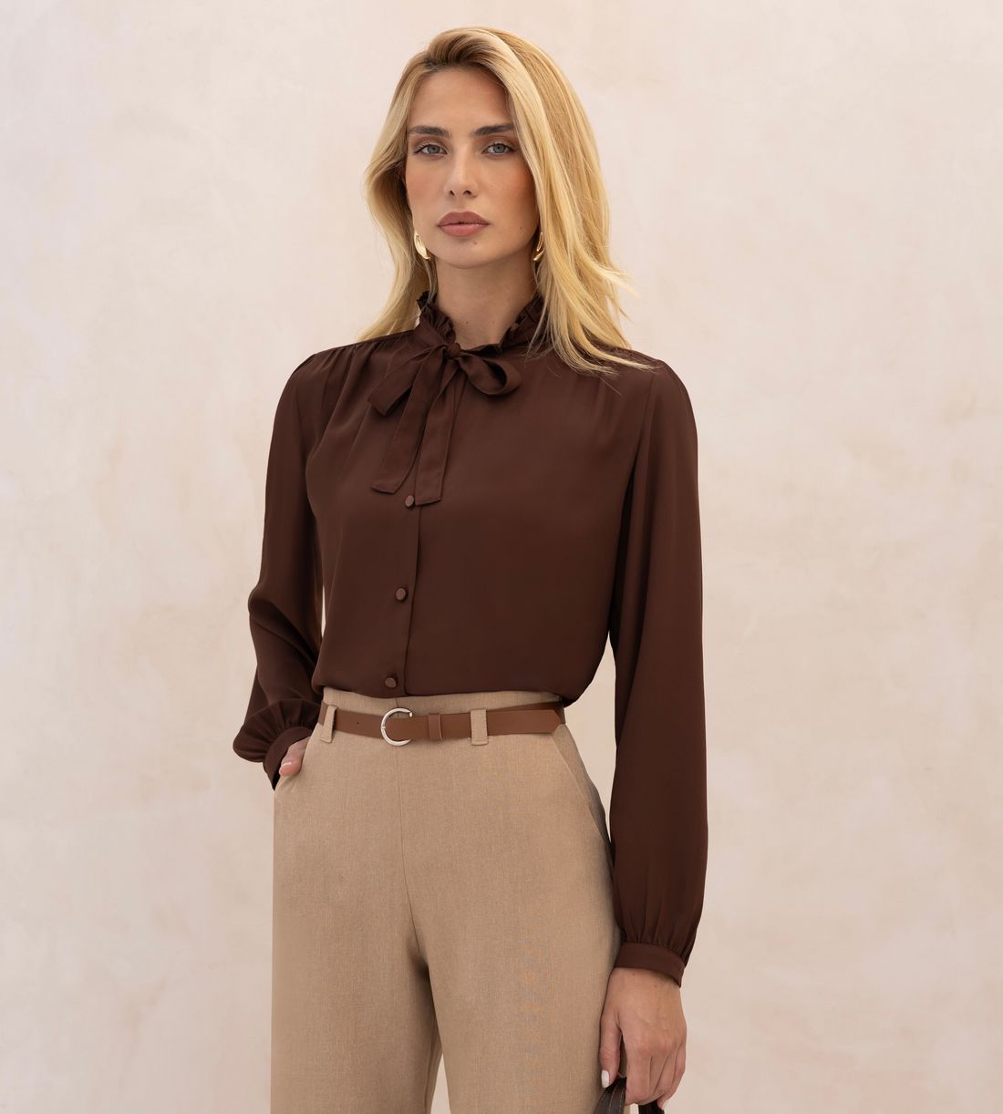 Camisa Social Feminina Gola Laço - Doce Flor Camisa Social Feminina Gola Laço - Doce Flor