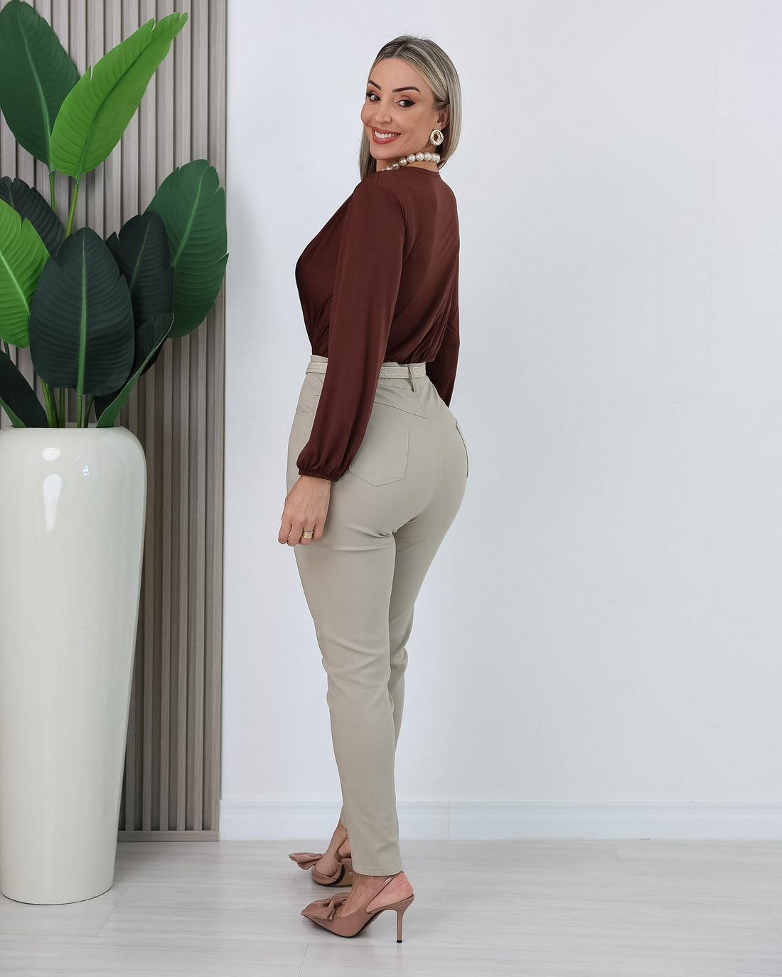 BLUSA DRAPEADA MANGA LONGA MICHELE - MARROM CAFÉ BLUSA DRAPEADA MANGA LONGA MICHELE - MARROM CAFÉ