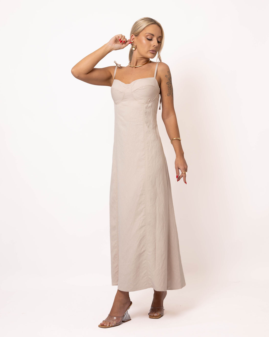 VESTIDO ALÇA FINA MILENA - BEGE CLARO VESTIDO ALÇA FINA MILENA - BEGE CLARO