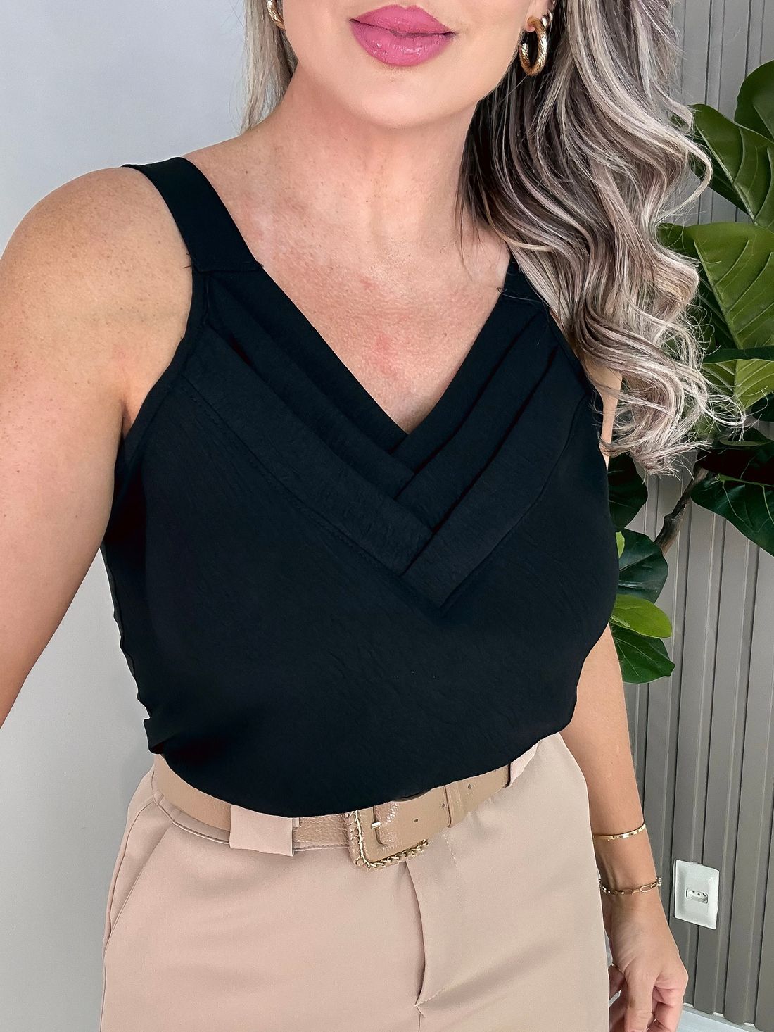 REGATA C/ DECOTE DRAPEADO VALESCA