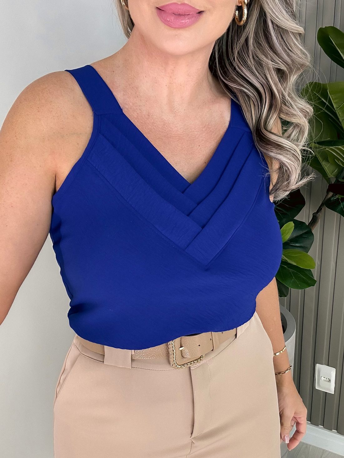 REGATA C/ DECOTE DRAPEADO VALESCA