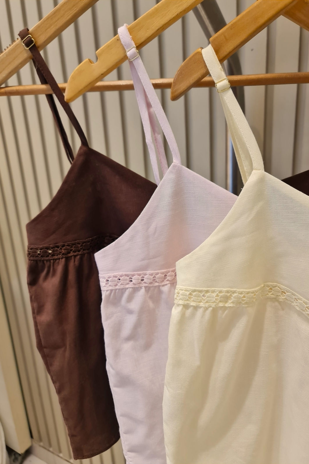 Bata de Algodão com Renda Entremeio 3 Cores Bata de Algodão com Renda Entremeio 3 Cores