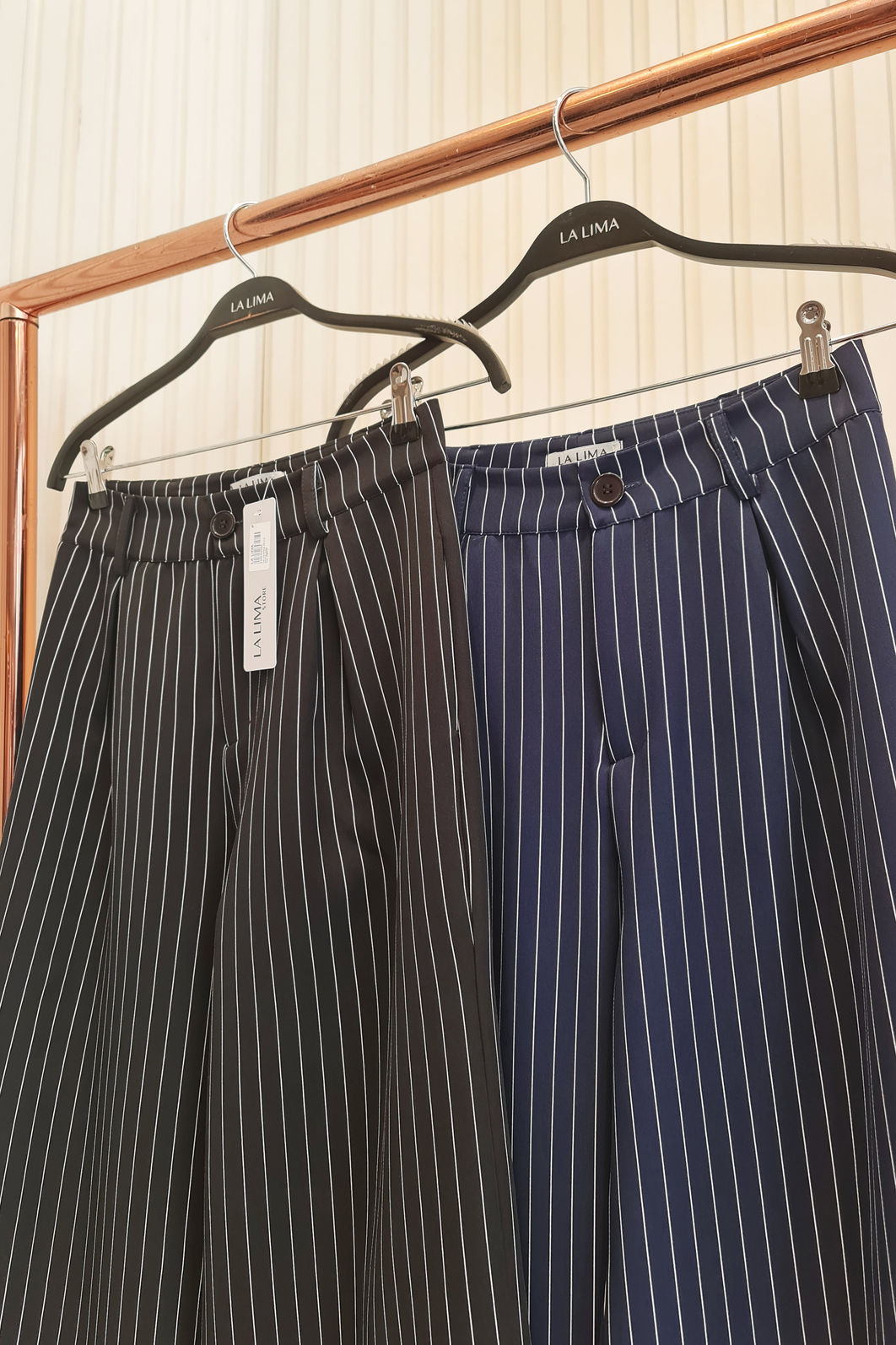 Calça Pantalona Listra Risca de Giz Calça Pantalona Listra Risca de Giz