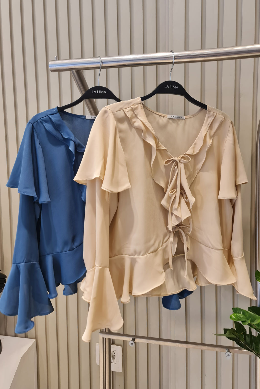 Bata Babados e Laços Crepe 2 Cores Bata Babados e Laços Crepe 2 Cores