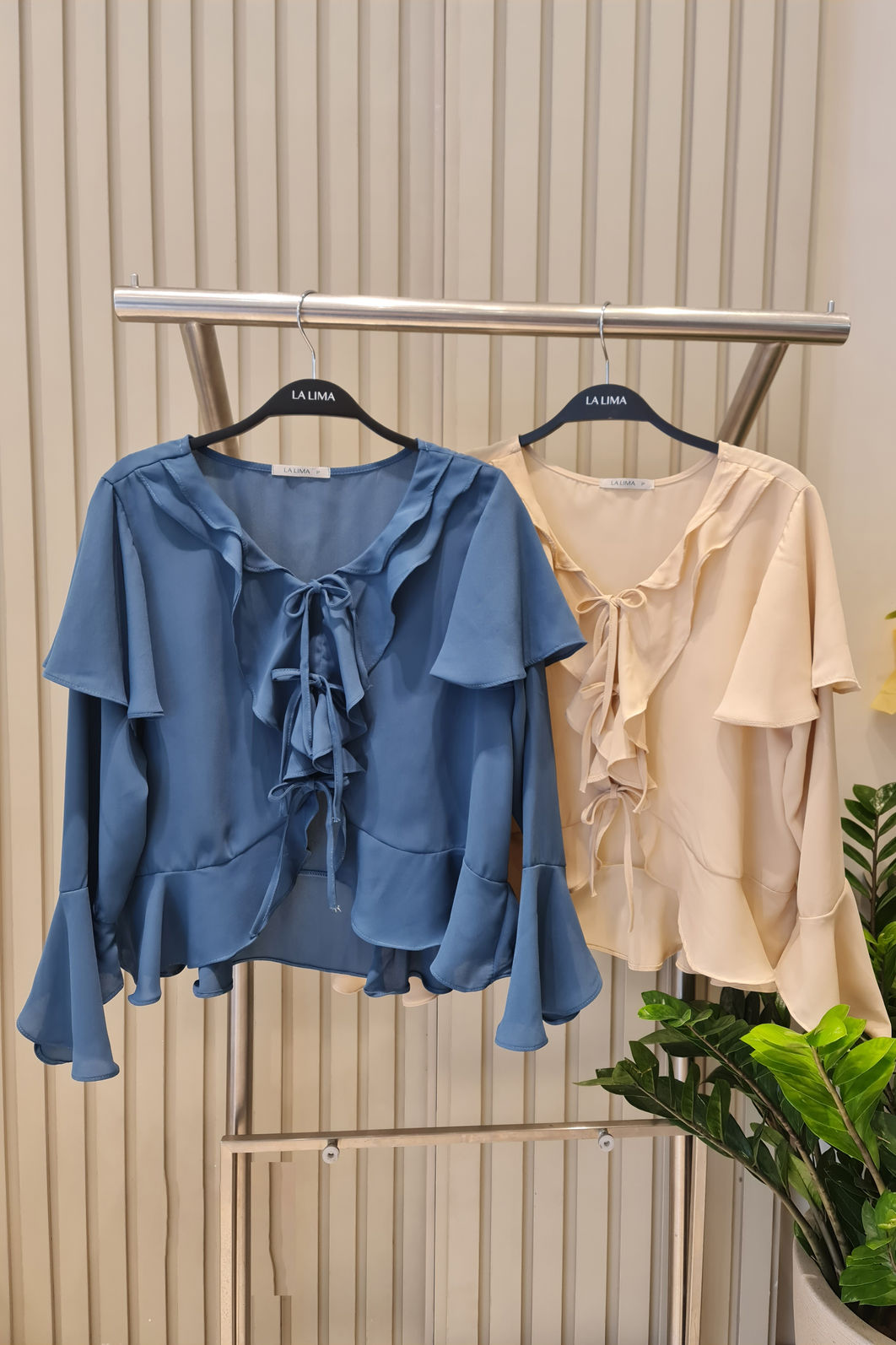 Bata Babados e Laços Crepe 2 Cores Bata Babados e Laços Crepe 2 Cores