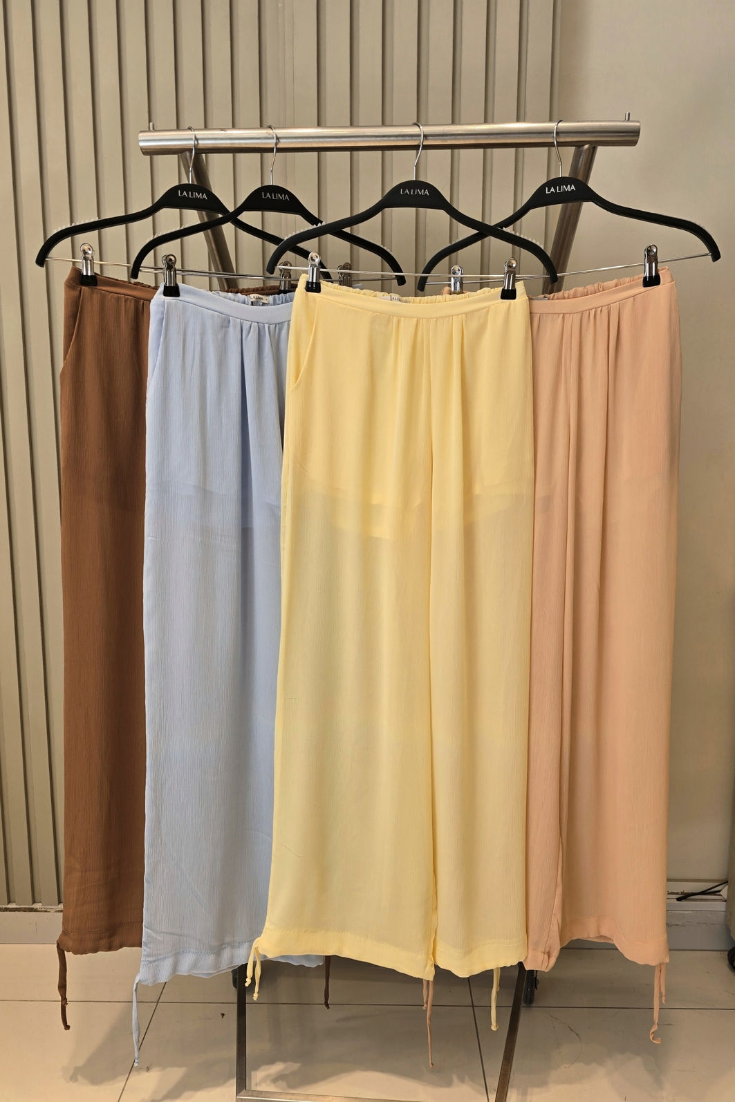 Calça Pantalona Aladim com Barra Ajustável 4 cores Calça Pantalona Aladim com Barra Ajustável 4 cores