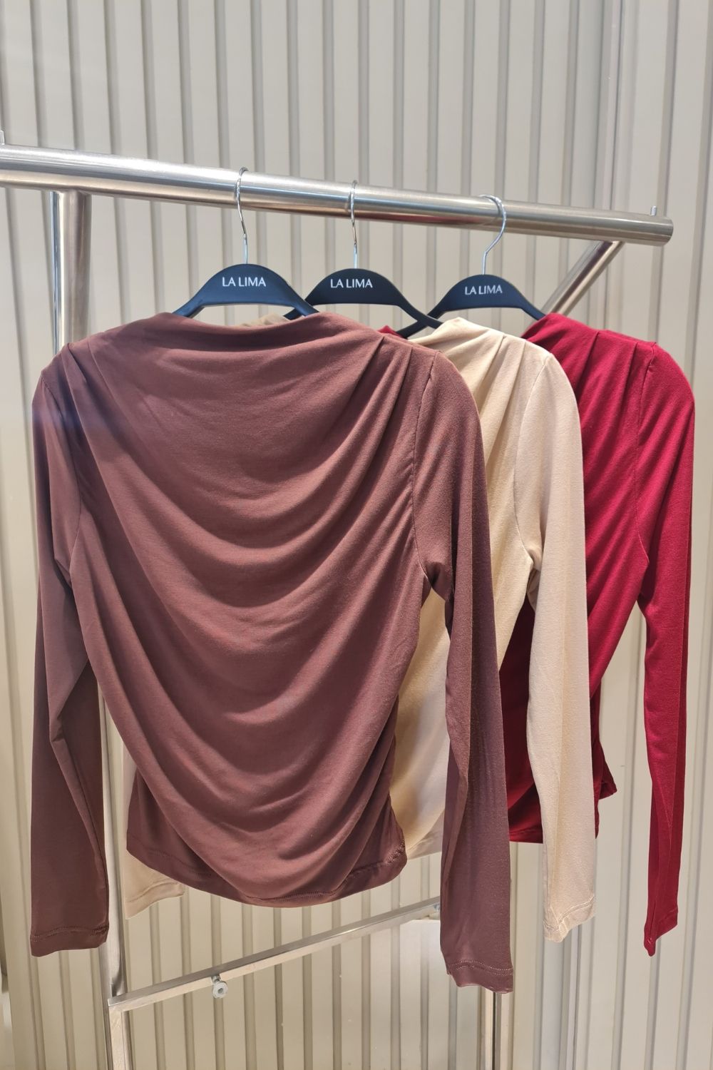 Blusa Gola Drapeada Manga Longa 3 Cores Blusa Gola Drapeada Manga Longa 3 Cores