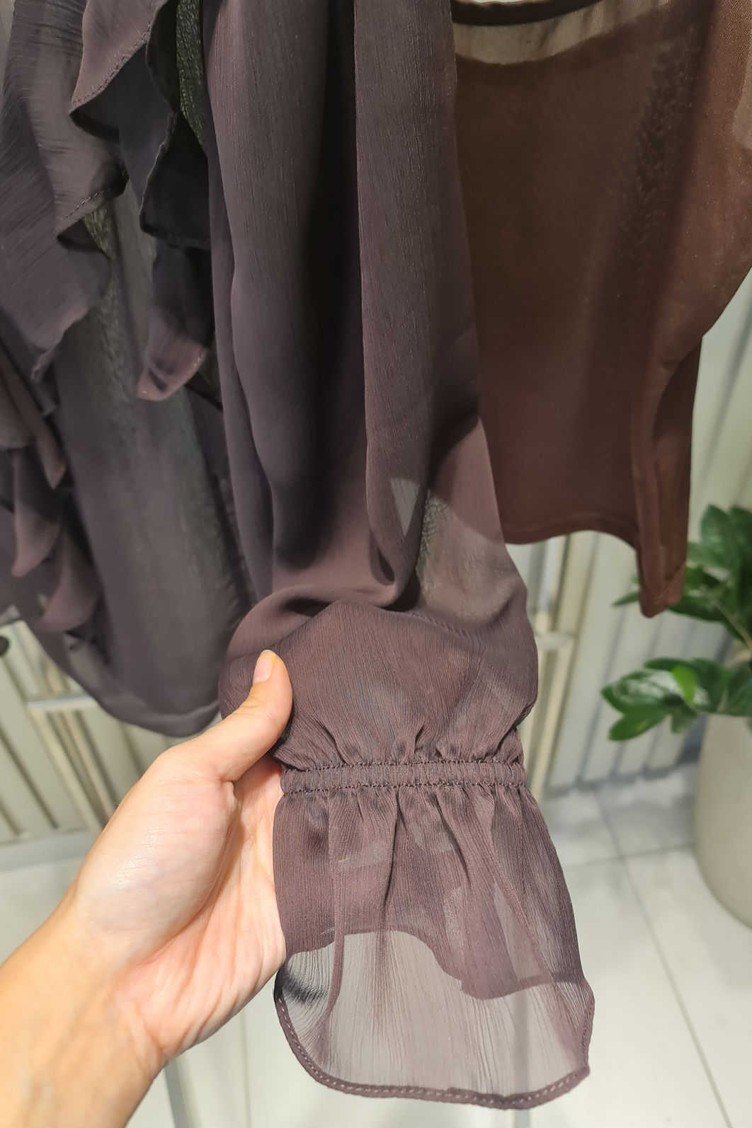 Bata Manga Longa Babados com Blusa Forro Marrom