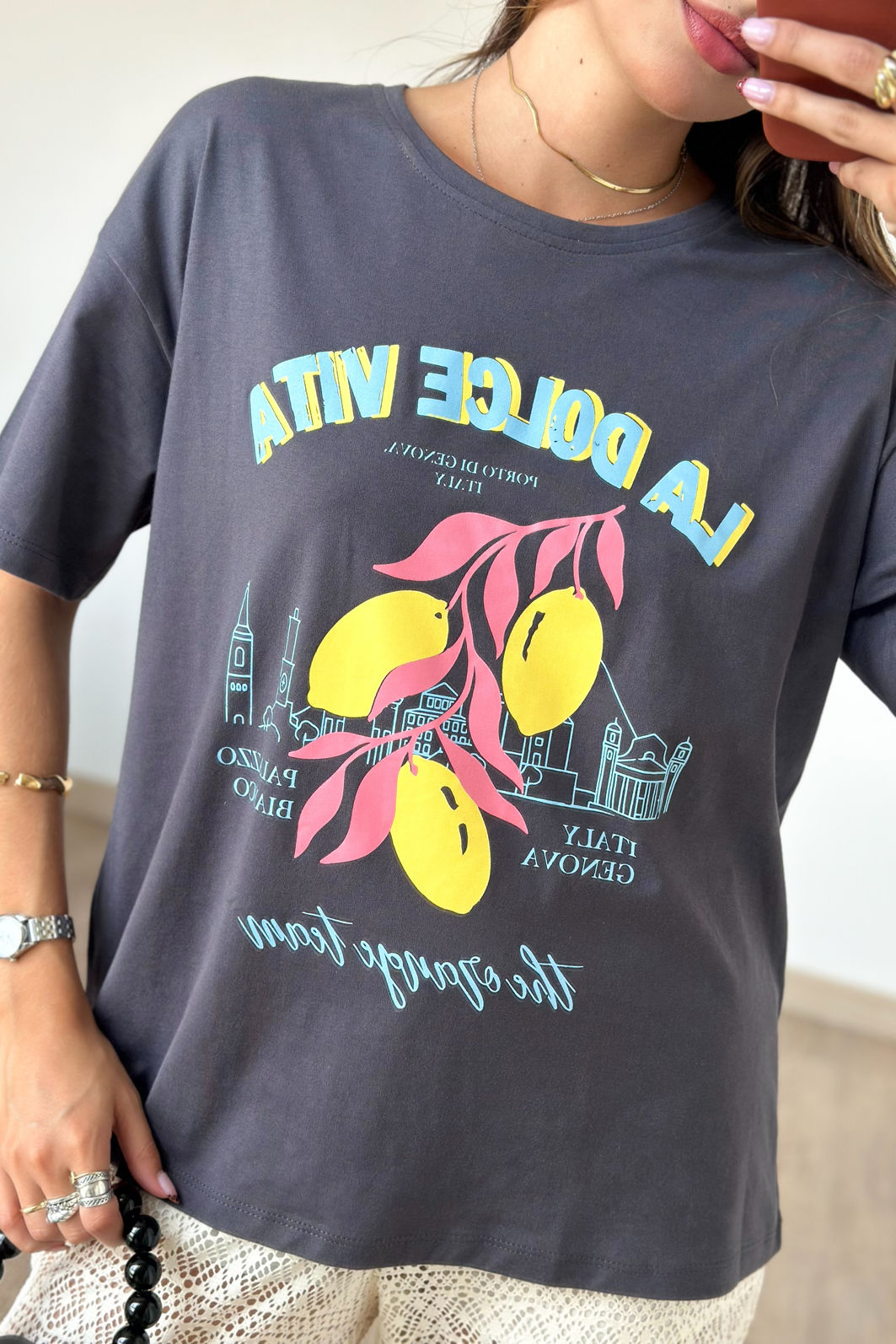 Tshirt Over La Dolce Vita 2 Cores Tshirt Over La Dolce Vita 2 Cores