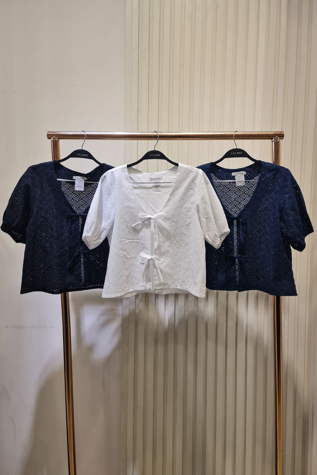 Batinha Laise Manga Curta Lacinhos 3 Cores