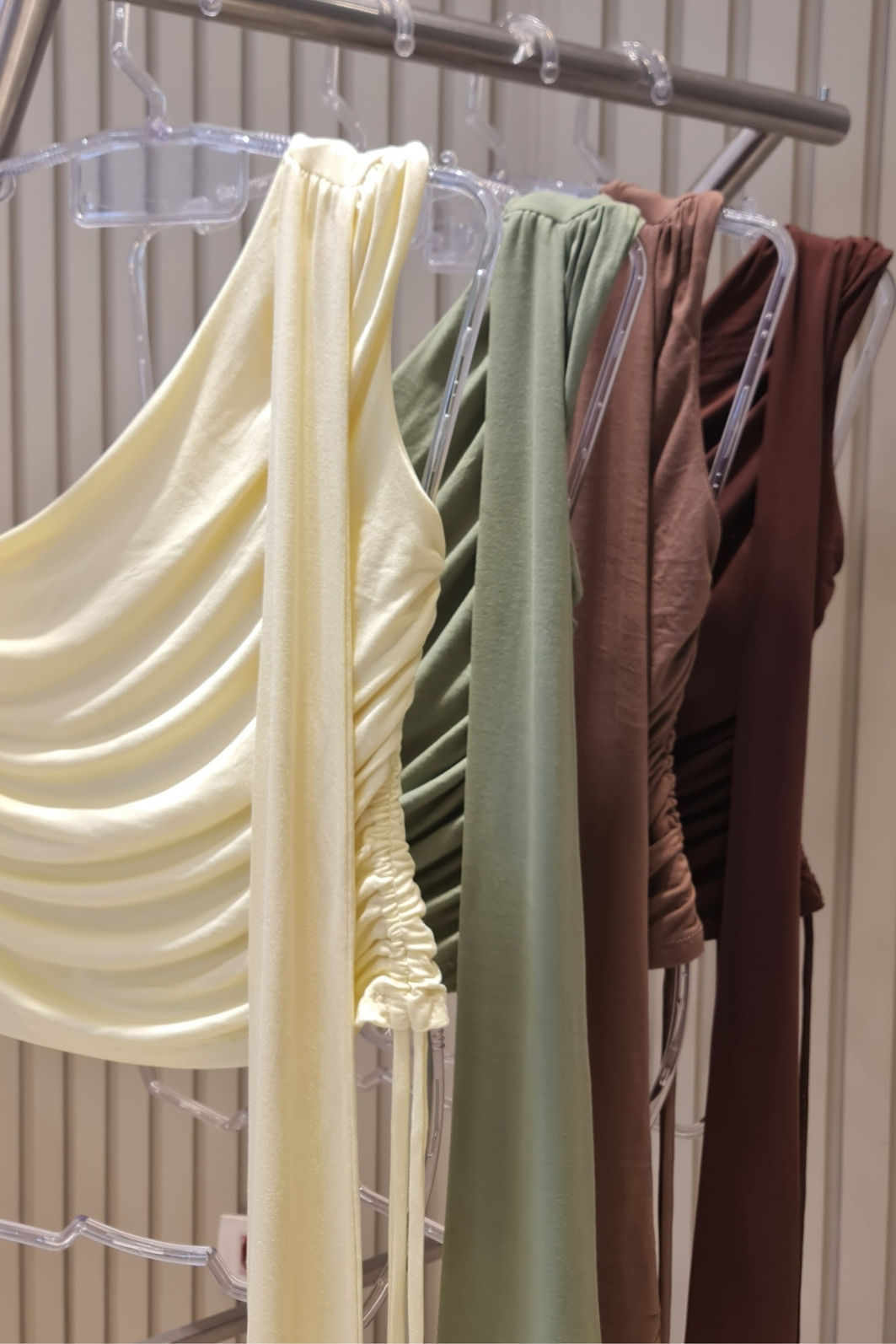 Blusa 1 Ombro com Drapeada com Faixa Estilosa 4 Cores