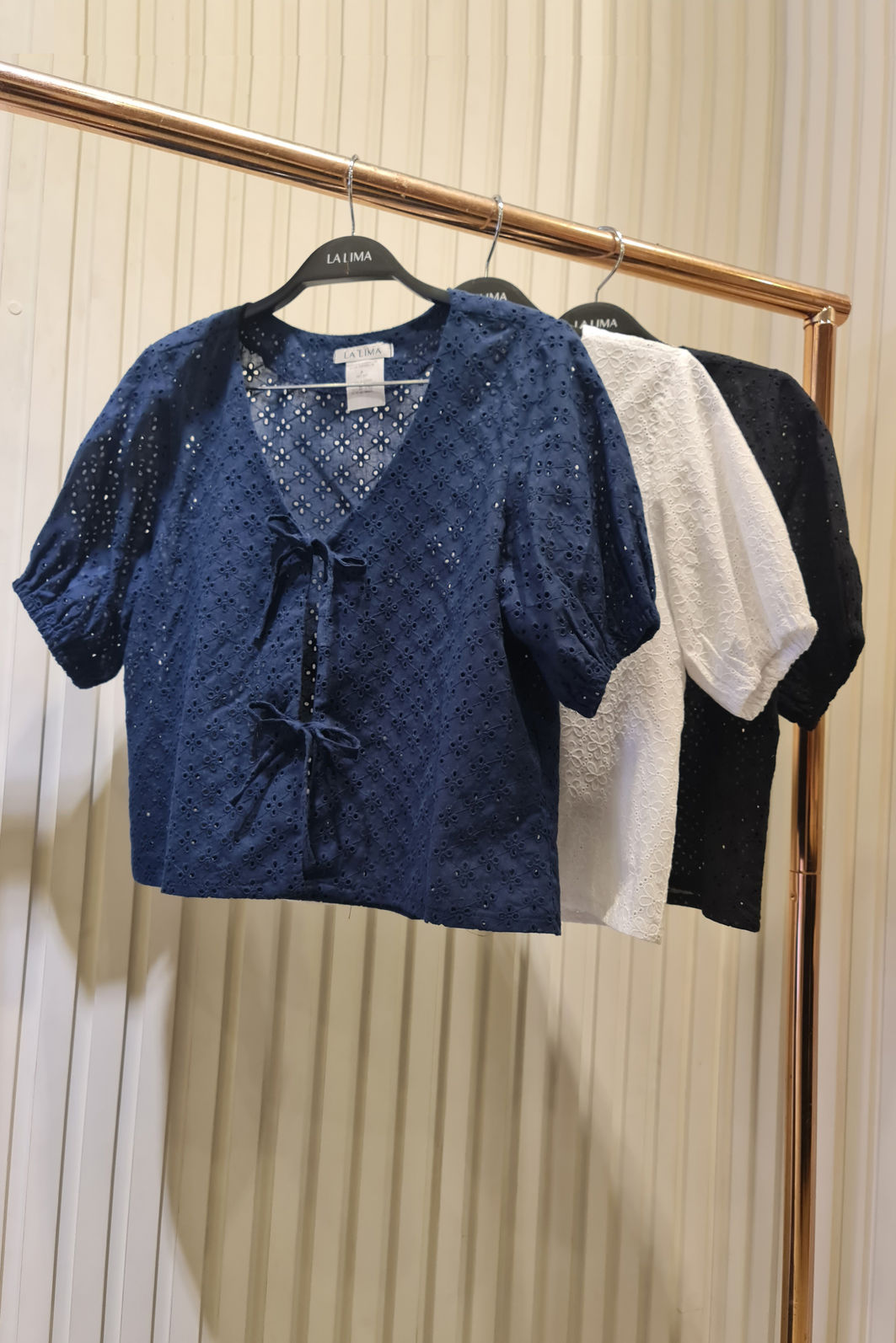 Batinha Laise Manga Curta Lacinhos 3 Cores