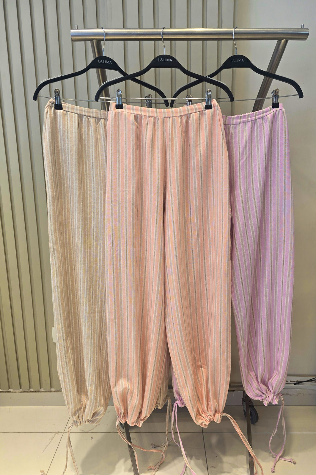 Calça Pantalona Aladim Linho 3 Cores Calça Pantalona Aladim Linho 3 Cores