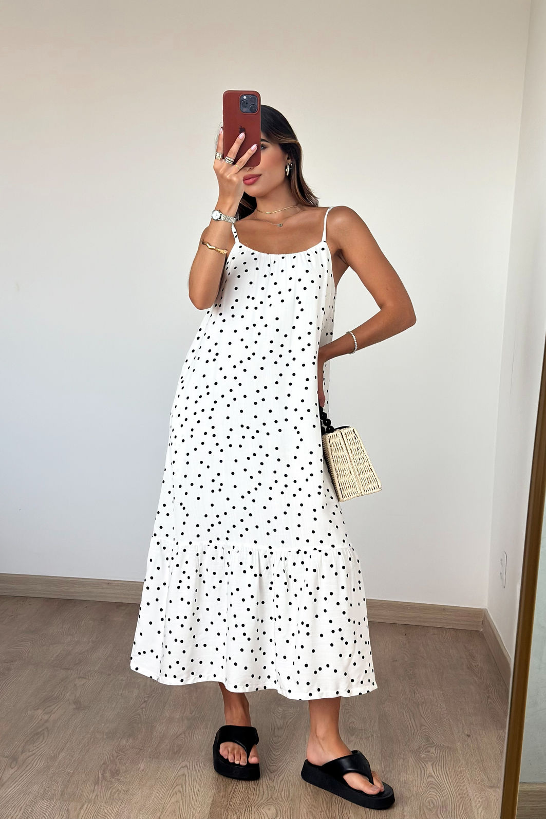 Vestido Poá Midi babado Soltinho 3 Cores Vestido Poá Midi babado Soltinho 3 Cores