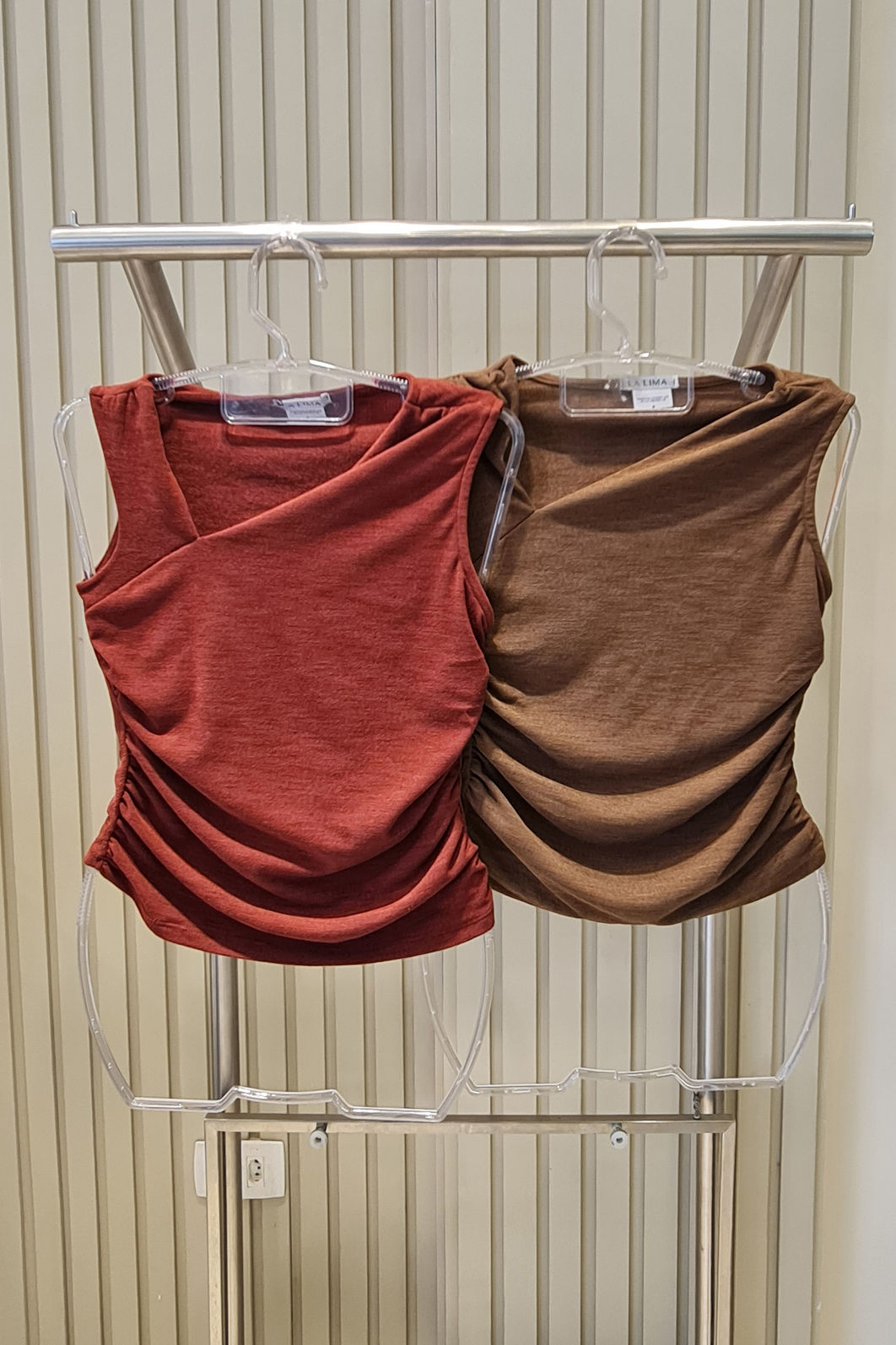 Regata Assimétrica Drapeada 2 Cores