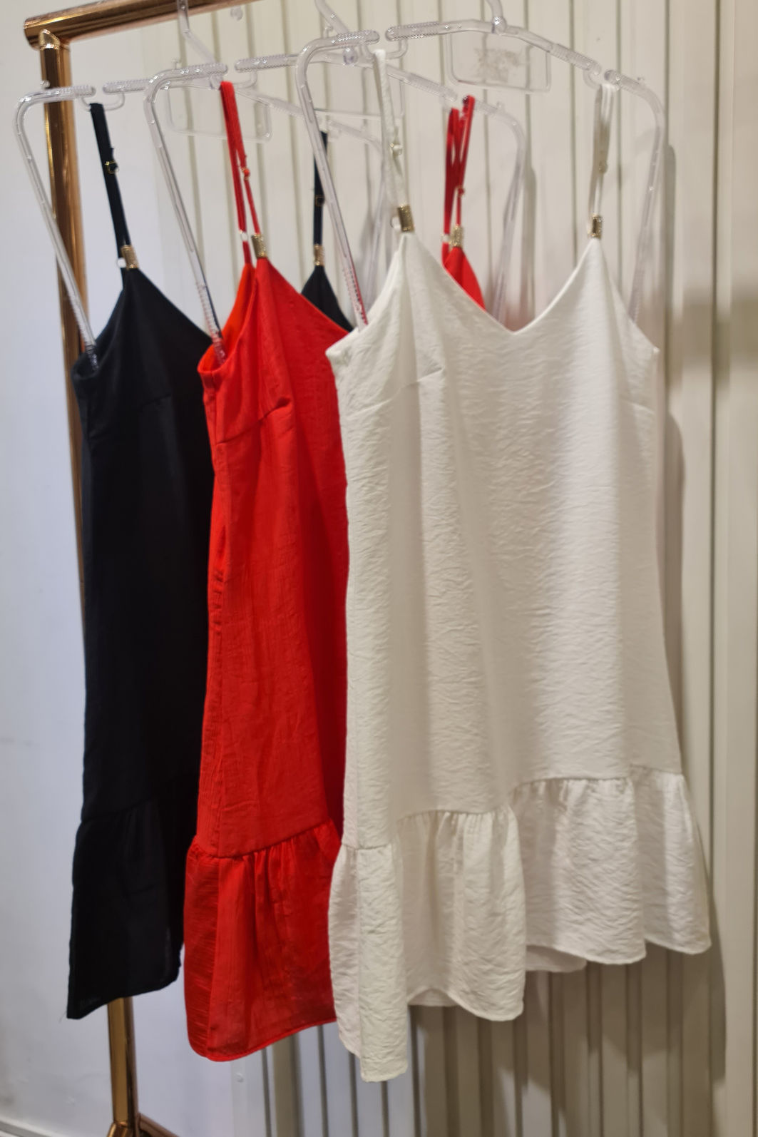 Vestido Strass Babado Curto 3 Cores Vestido Strass Babado Curto 3 Cores